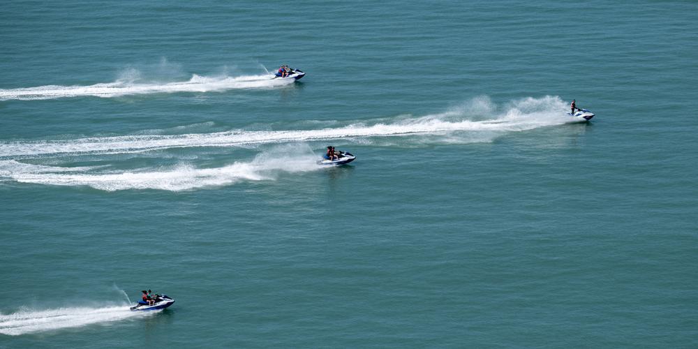 ILLUSTRATION AERIENNE 
Des jets ski en mer. La Rochelle, le 26 08 2024. PHOTO XAVIER LEOTY